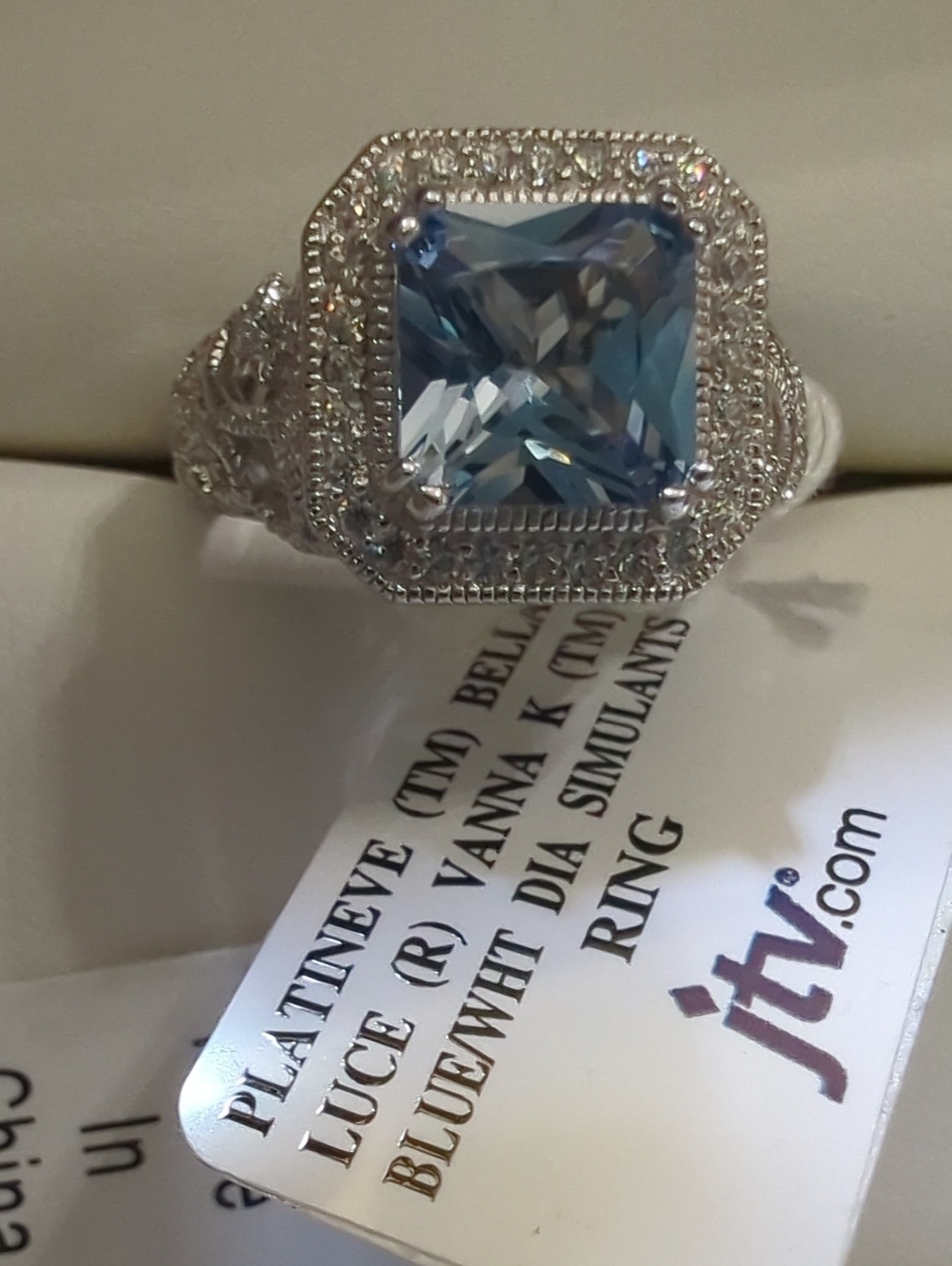 JTV Platineve-Style Blue Square Gem Halo Ring Vanna k Bella luce